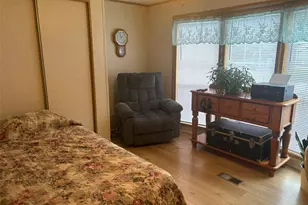 1661 Old Country Rd, Riverhead, NY 11901 - Photo 19