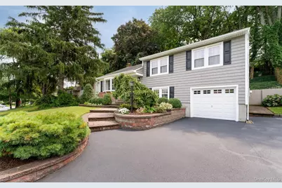 13 Longford Street, Huntington, NY 11743 - Photo 33