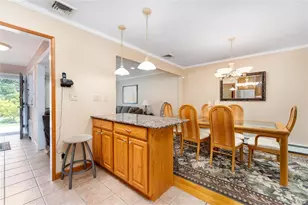 13 Longford St, Huntington, NY 11743 - Photo 9