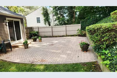13 Longford Street, Huntington, NY 11743 - Photo 23