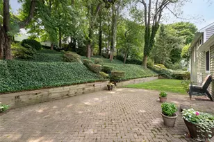 13 Longford St, Huntington, NY 11743 - Photo 29
