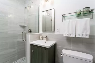 13 Longford Street, Huntington, NY 11743 - Photo 17
