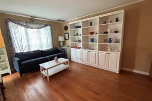 31 Anchor St, Freeport, NY 11520 - Photo 9