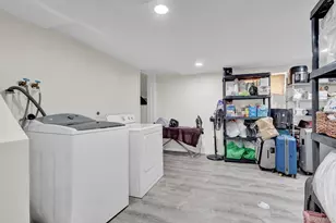 260 W 12th St, Deer Park, NY 11729 - Photo 27