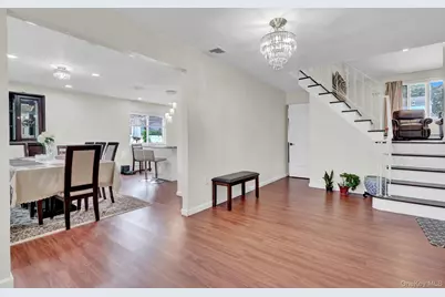 260 W 12th Street, Deer Park, NY 11729 - Photo 7