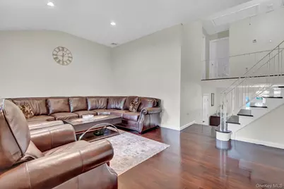 260 W 12th Street, Deer Park, NY 11729 - Photo 15