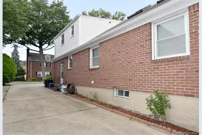 67 Iris Avenue, Floral Park, NY 11001 - Photo 17