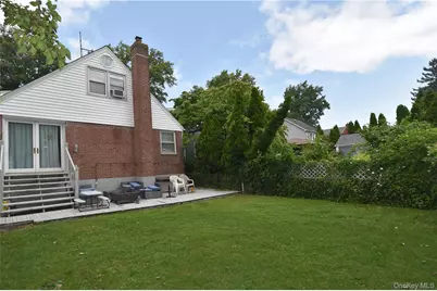 67 Iris Avenue, Floral Park, NY 11001 - Photo 15