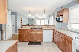 67 Iris Ave, Floral Park, NY 11001 - Photo 5
