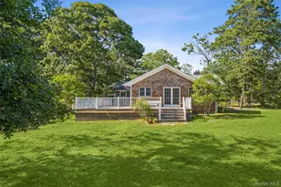 172 Bay Ave E, Hampton Bays, NY 11946 - Photo 7