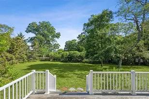 172 Bay Ave E, Hampton Bays, NY 11946 - Photo 9
