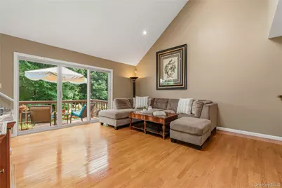 4001 Hickory Court, Peekskill, NY 10566 - Photo 7