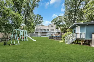 1491 Sycamore Ave, Merrick, NY 11566 - Photo 23