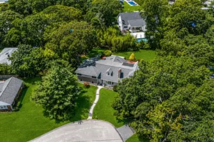 3 Oak Ct, Hampton Bays, NY 11946 - Photo 3