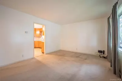 32 Peter Cooper Drive, Poughkeepsie, NY 12601 - Photo 9