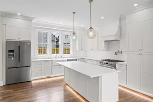 28 Alsace Pl, Northport, NY 11768 - Photo 3