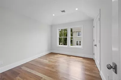 28 Alsace Place, Northport, NY 11768 - Photo 11