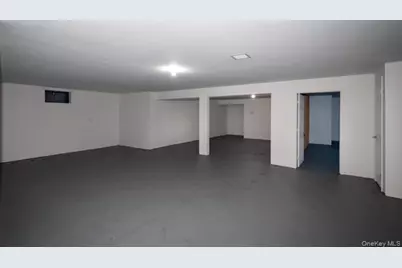 100 Pineview Lane #100, Coram, NY 11727 - Photo 11