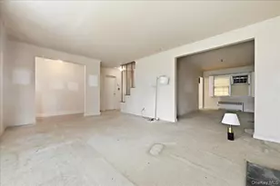8 Redwood Rd, New Hyde Park, NY 11040 - Photo 7