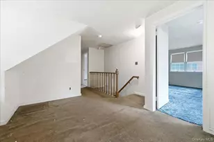 8 Redwood Rd, New Hyde Park, NY 11040 - Photo 23