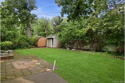 8 Redwood Road, New Hyde Park, NY 11040 - Photo 27