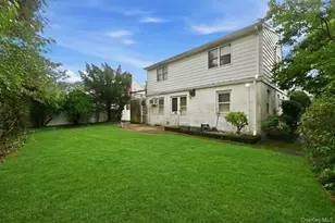 8 Redwood Rd, New Hyde Park, NY 11040 - Photo 31