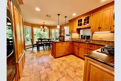 40 Knott Drive, Glen Cove, NY 11542 - Photo 7