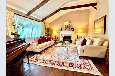40 Knott Drive, Glen Cove, NY 11542 - Photo 11