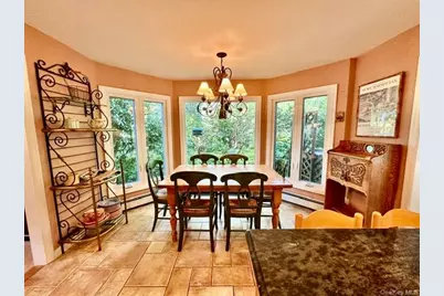 40 Knott Drive, Glen Cove, NY 11542 - Photo 9