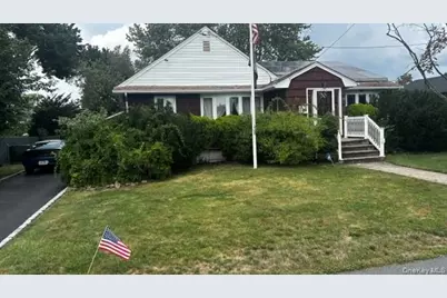 59 Farmers Avenue, Lindenhurst, NY 11757 - Photo 1