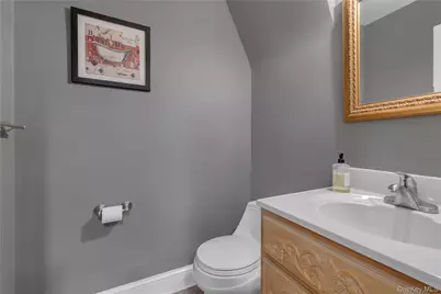 322 Jericho Turnpike, Floral Park, NY 11001 - Photo 5
