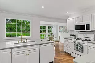 129 Oneck Ln, Westhampton Beach, NY 11978 - Photo 19
