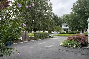 11 Mara Rd, Huntington Station, NY 11746 - Photo 13