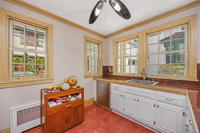 80-45 Grenfell Street, Kew Gardens, NY 11415 - Photo 17