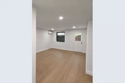 2942 Lurting Avenue, Bronx, NY 10469 - Photo 15