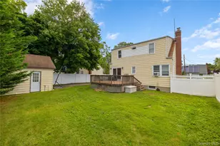 320 Aster Rd, West Islip, NY 11795 - Photo 23
