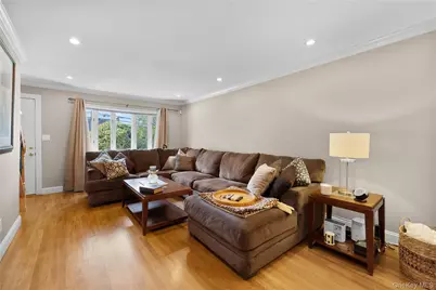 320 Aster Road, West Islip, NY 11795 - Photo 5