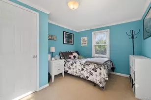 320 Aster Rd, West Islip, NY 11795 - Photo 15