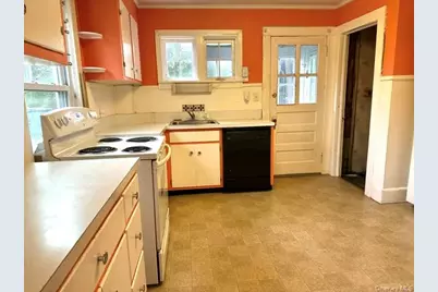 44 Davis Avenue, Poughkeepsie, NY 12603 - Photo 9