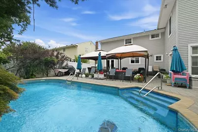 1844 Jefferson Avenue, North Bellmore, NY 11710 - Photo 45