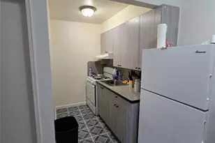 141-30 84th Rd, Jamaica, NY 11435 - Photo 3