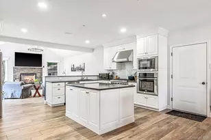 121 Bayway Ave, Bay Shore, NY 11706 - Photo 17
