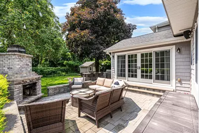 121 Bayway Avenue, Bay Shore, NY 11706 - Photo 37