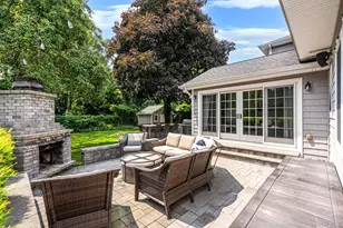 121 Bayway Ave, Bay Shore, NY 11706 - Photo 37