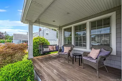 121 Bayway Avenue, Bay Shore, NY 11706 - Photo 9