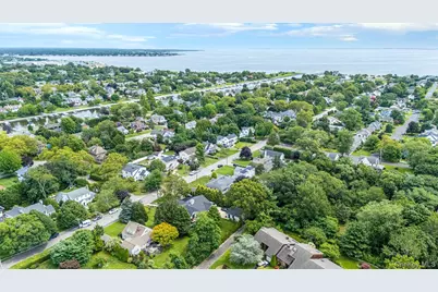 121 Bayway Avenue, Bay Shore, NY 11706 - Photo 5