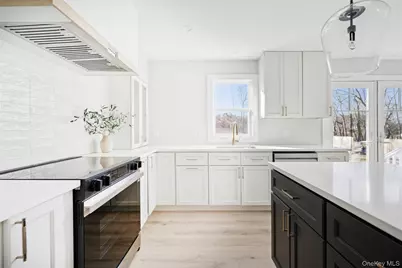 909 Ostrander Avenue, Riverhead, NY 11901 - Photo 5
