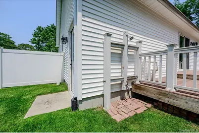 31 Carter Road, Hampton Bays, NY 11946 - Photo 33