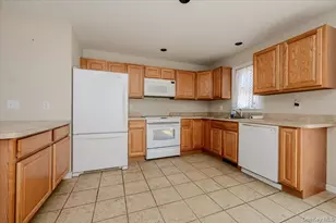 31 Carter Rd, Hampton Bays, NY 11946 - Photo 9
