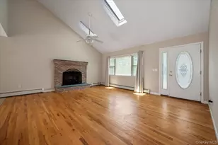 31 Carter Rd, Hampton Bays, NY 11946 - Photo 5